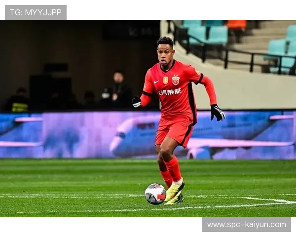 茹萨自由身加盟成都蓉城，海港外援流转引发中超转会市场关注